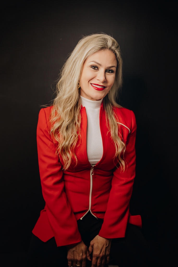 Dra Caroline Carneiro